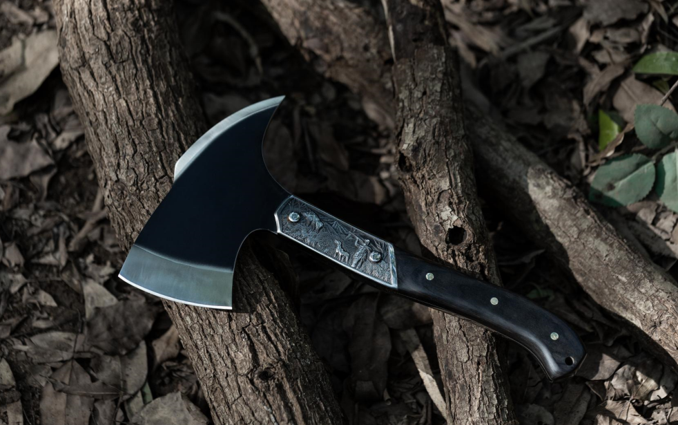 【makomako】オーチョキャンプ　マウンテンマチェット Amazon.com : Black Chopping Axe, Full Tang Wooden Handle Wood